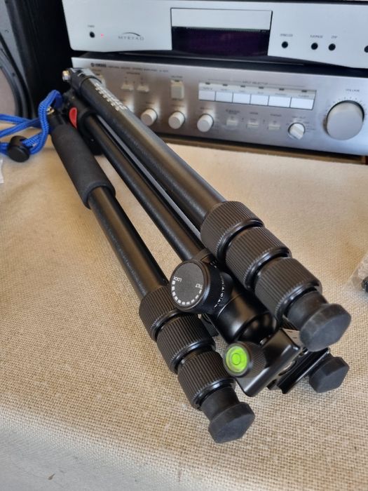 Trepied aparat foto/video. Nou.