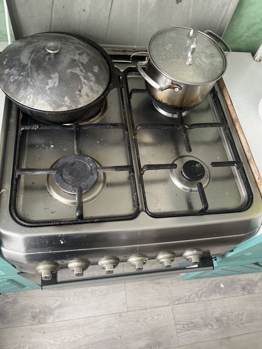 Продаем плиту газовую, рабочая