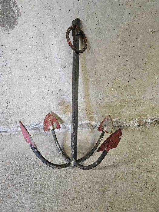 Ретро шкаф  (материал орех)