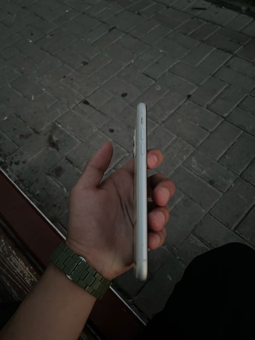 Айфон 11  в идеальном состоянии