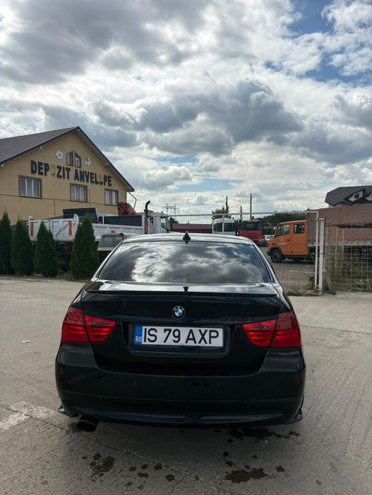 Vând BMW e90 facelift