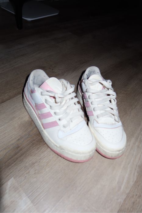 Кроссовки женские Adidas