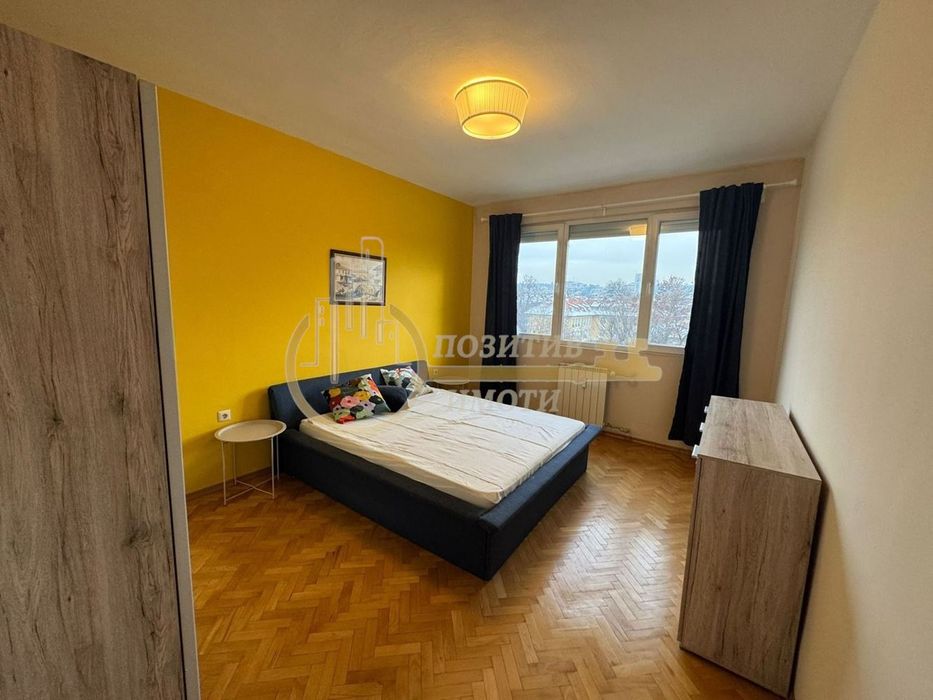 Дава се под наем Тристаен апартамент в София, Център - 110 кв.м за 1050 € - Снимка #4