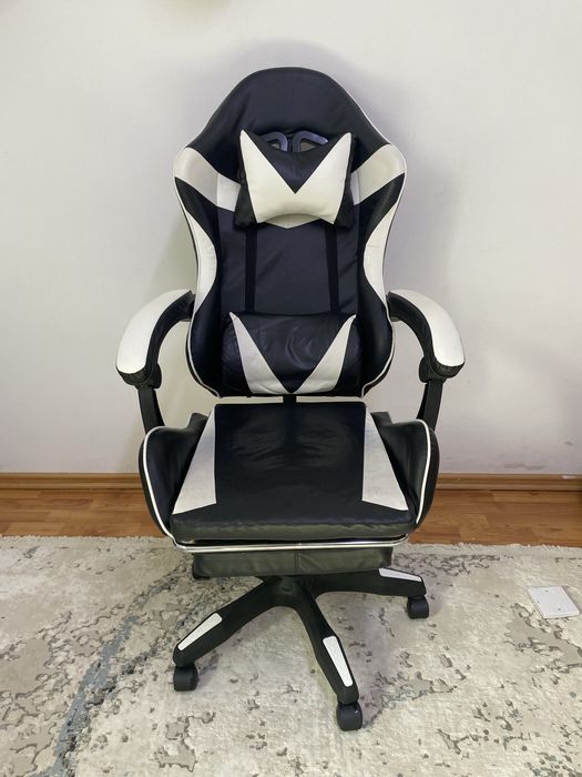 Игровое кресло почти новая