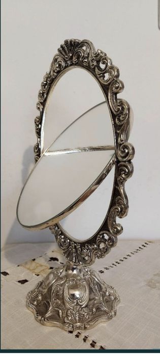 Oglinda cu picior rabatabila