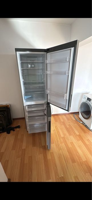 Холодилник срочно продаю