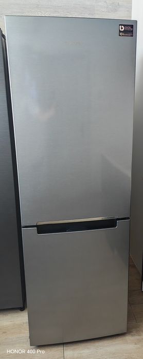 Продавам хладилник SAMSUNG