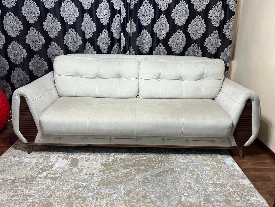 Диван 2 кресла год назад покупали