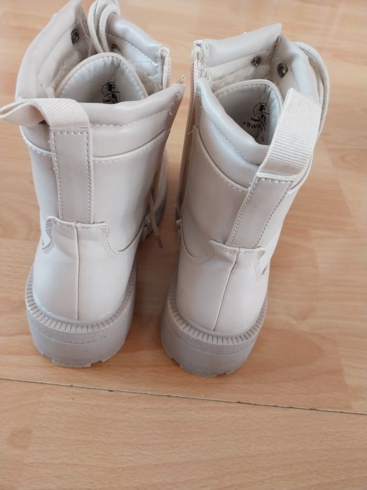 Дамски зимни боти