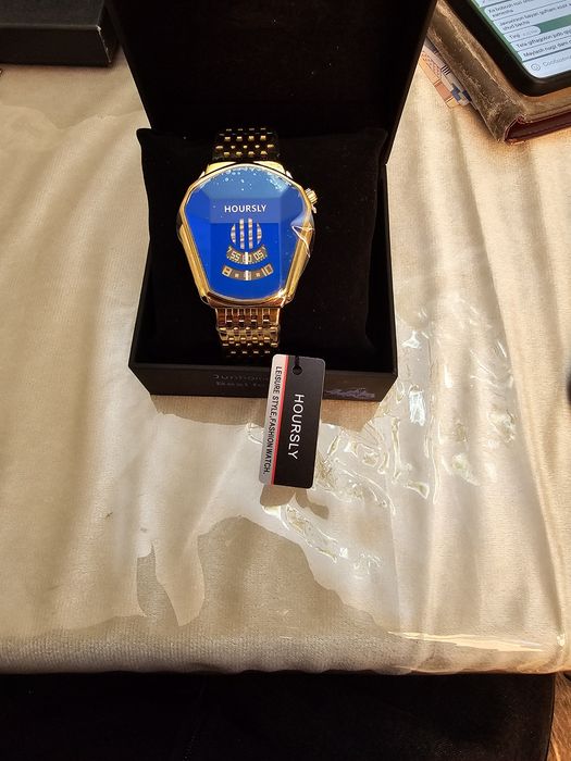 Часы новый 100$ орегинальний