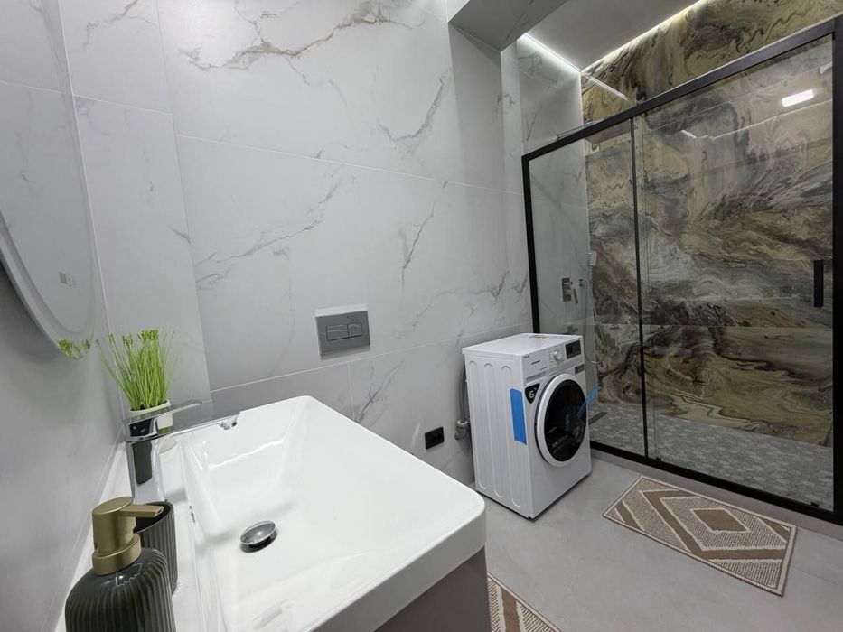 Ц-4 Шедевр Жк "Кипарис" 3/2/9 76кв.м евро ремонт с мебелью и техникой