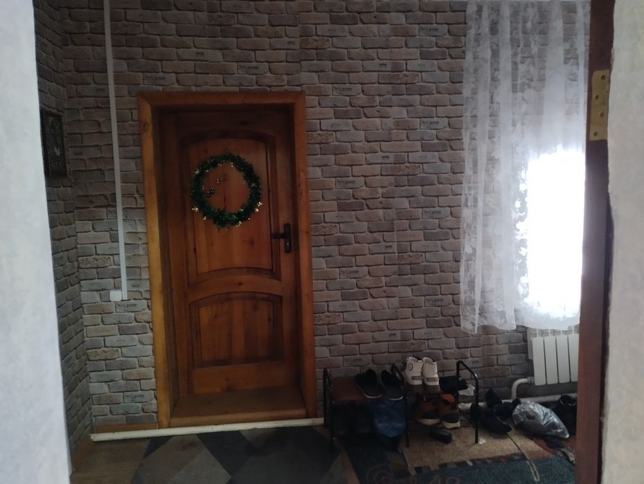 Срочно.продается частный дом, в центре Красного Яра.ыбырая дом 17.