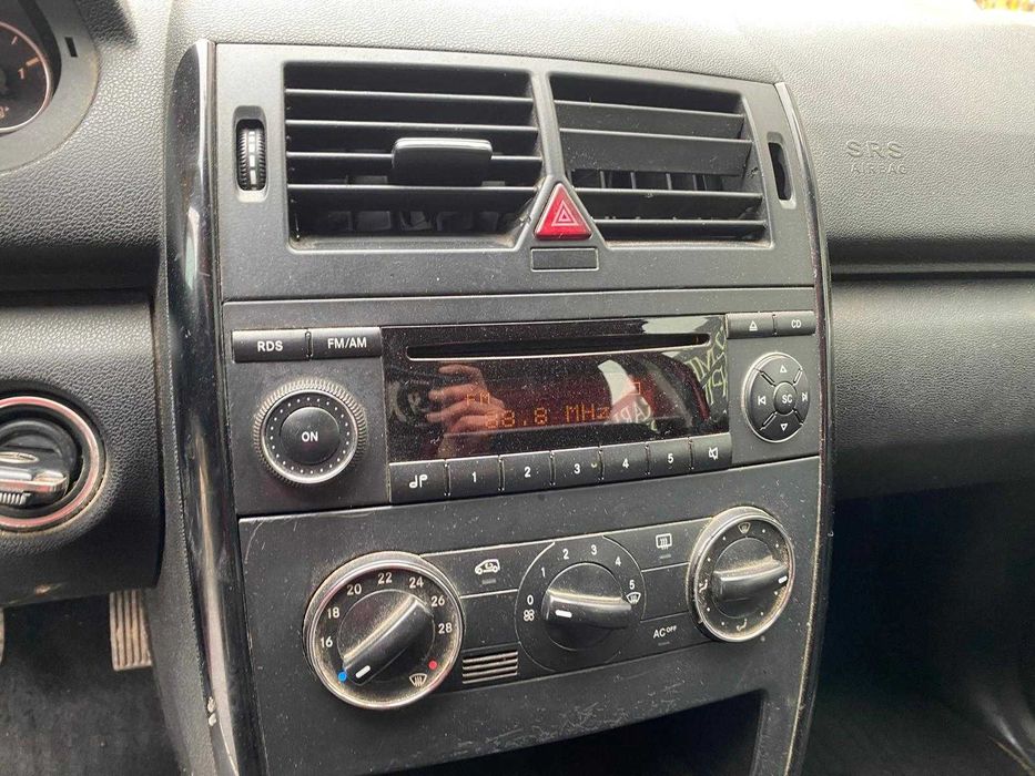 Dezmembrez Mercedes A 150i W169/usa/haioin/interior/volan/jante/oglinda/geam/capota/bara/faruri/stopuri/grila