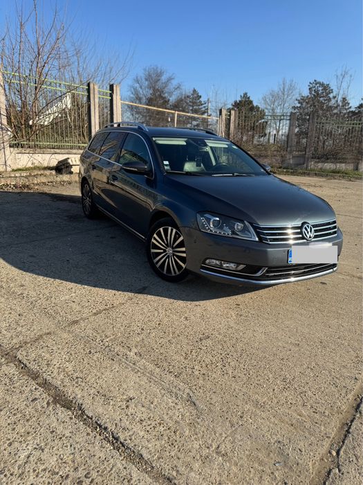VOLKSWAGEN Passat