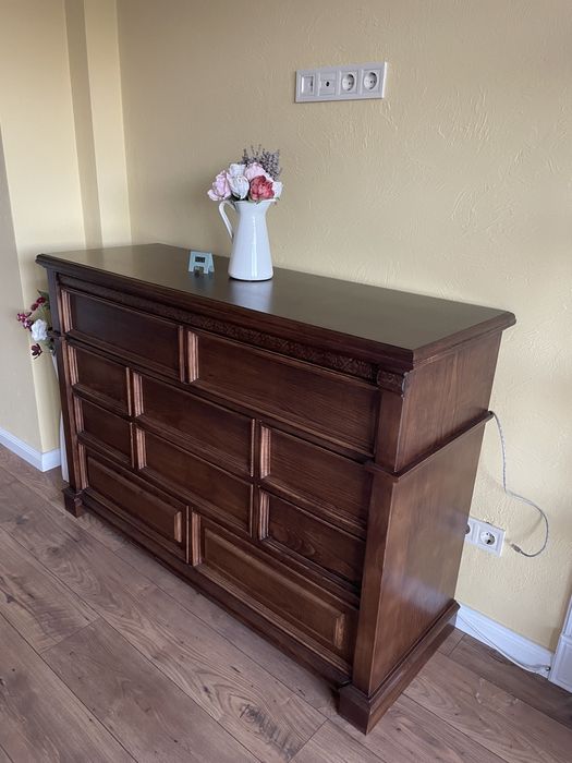 Обзавеждане за спалня от масивен бук.