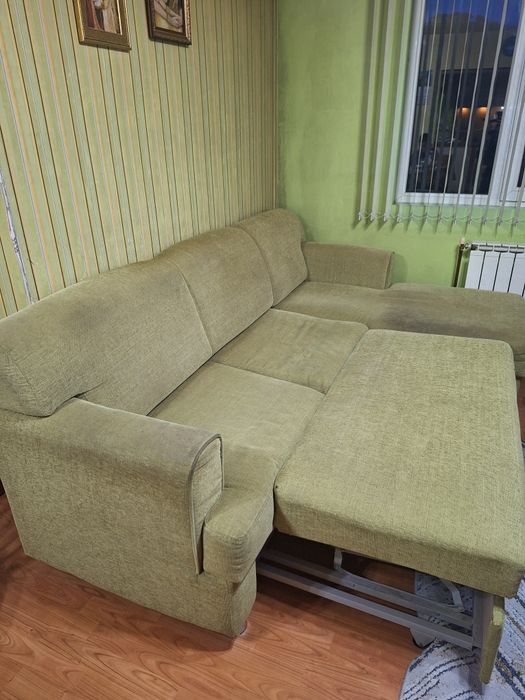 Разтегателен диван