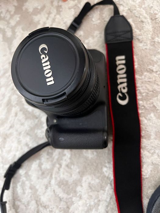 Продам зеркальный фотоаппарат