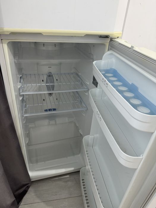 Холодильник LG.