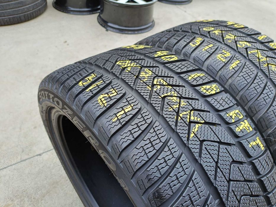 Doua anvelope iarna 255 40 18 pirelli sottozeo 3 run flat profil de 7,5 mm