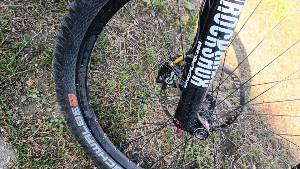 Specialized demo 8 , canyon sender 6.0