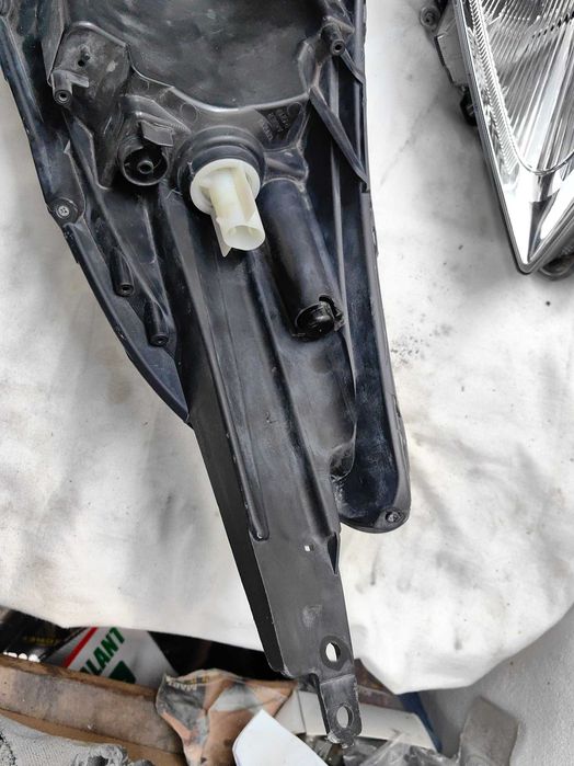 Оригинални  фарове Сузуки Суифт  Suzuki Swift