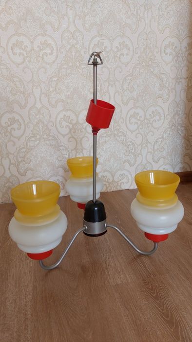 Срочно продается люстра