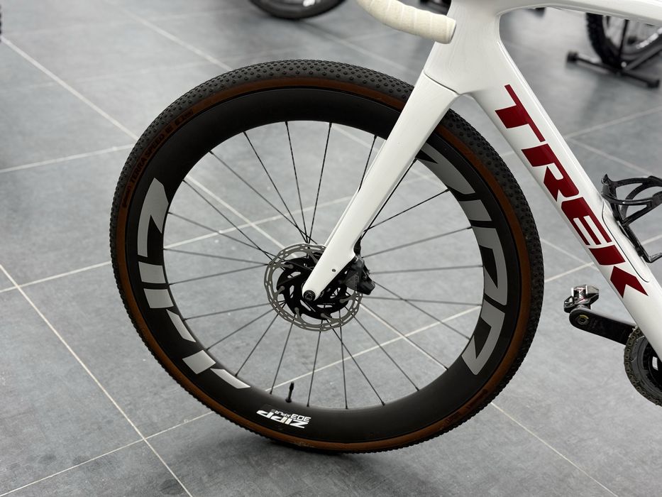 Trek Domane SL 5 56 размер 2x12 Sram Force AXS