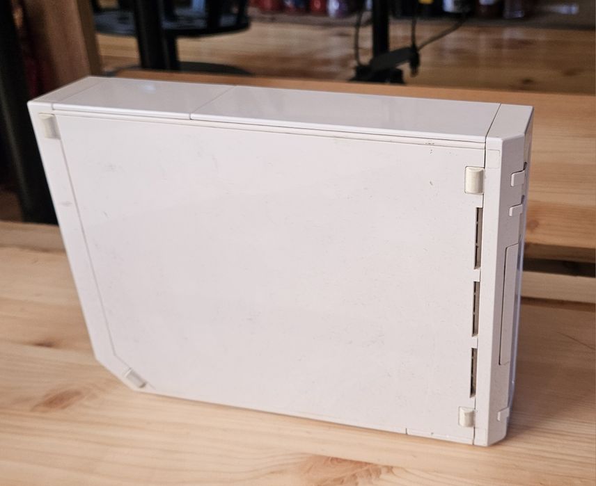 Consolă Nintendo Wii (modată)