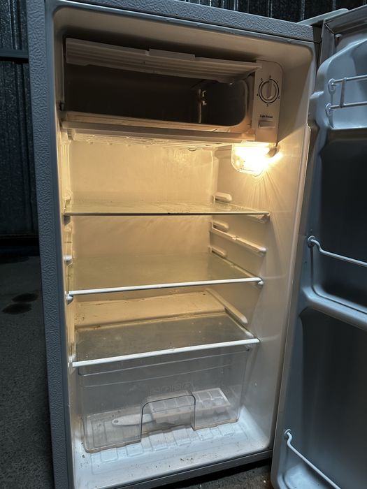 Холодильник продам 90 литров А+ маразильник