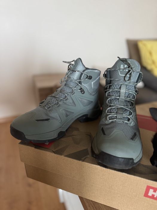 Дамски планински обувки