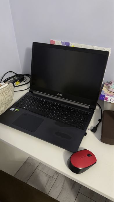 Acer Aspire 7 (A715-75G)