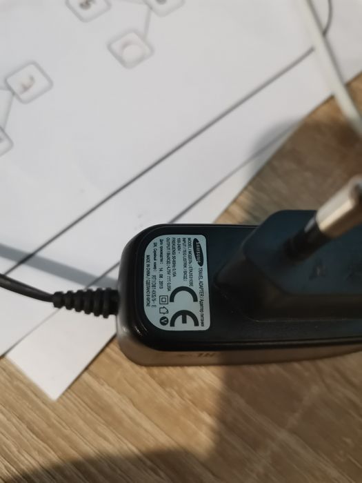 Vand incarcatoare  telefoane si aparate