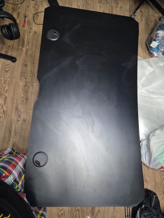 Компьютерный стол для геймеров