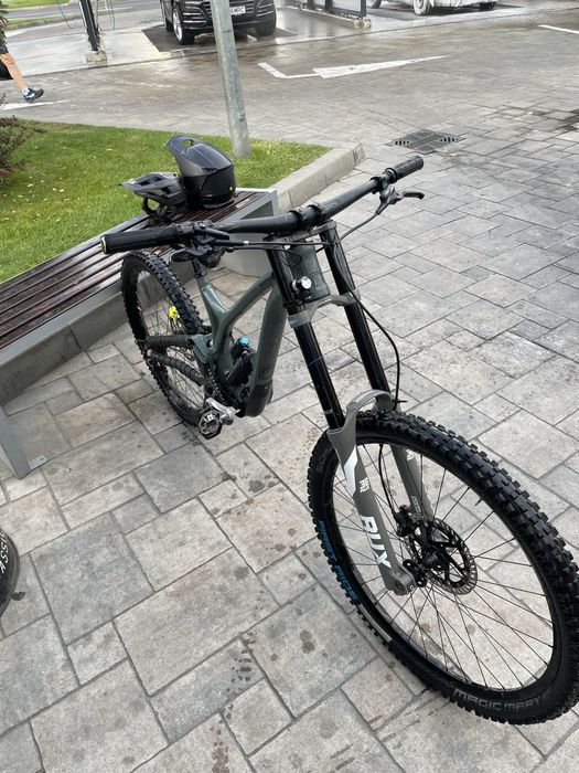 vand bicicleta full suspension commencal supreme dh v4 2022