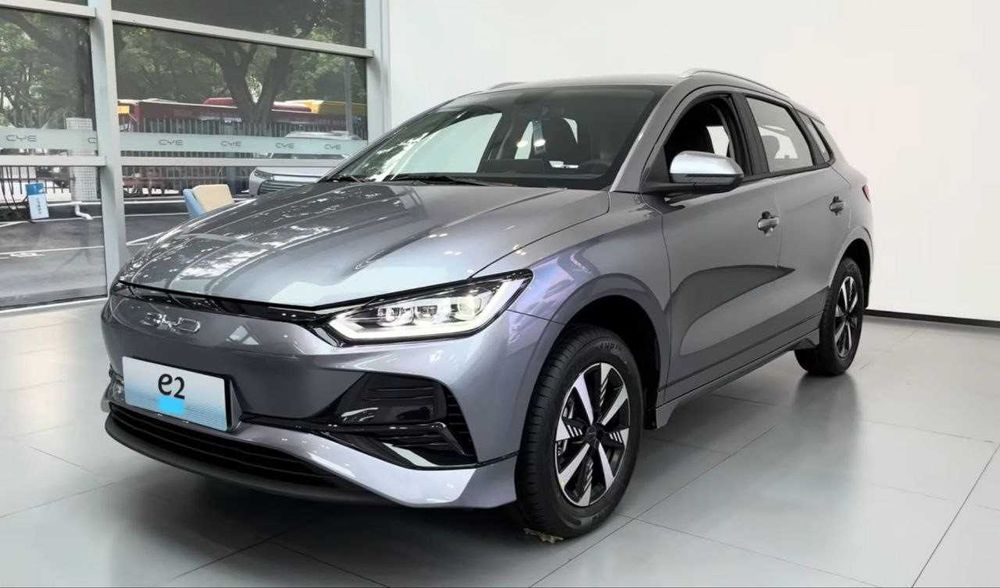 BYD E2 2025 naqtga va nasiyaga chiqazib beramiz