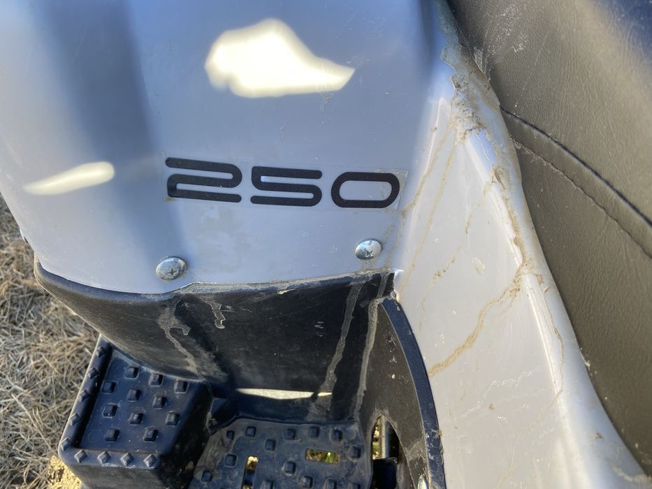 Atv 250cc aprope nou 300km rulati, schimb de rodaj facut limitator sco