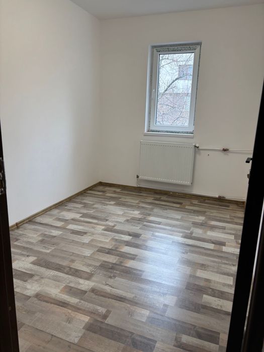 Vand Apartament  3 Camere