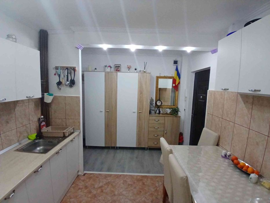 Vând apartament sau schimb cu casă locuibila