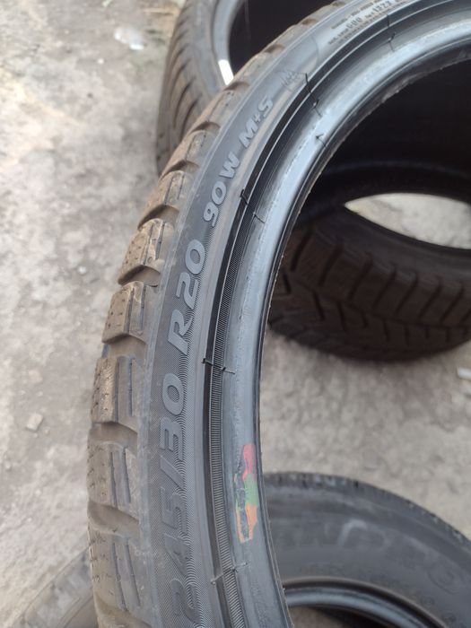 Pirelli 2бр.245/30/20 дот2915