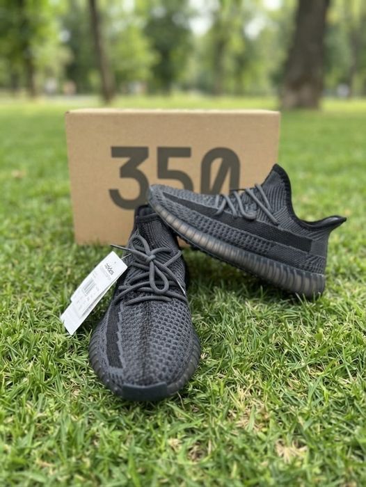 Adidasi Yeezy Boost 350 Negru