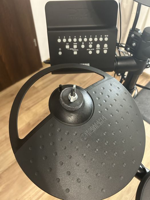 Ofer spre vanzare set de tobe electronice Yamaha DTX430, stare perfect