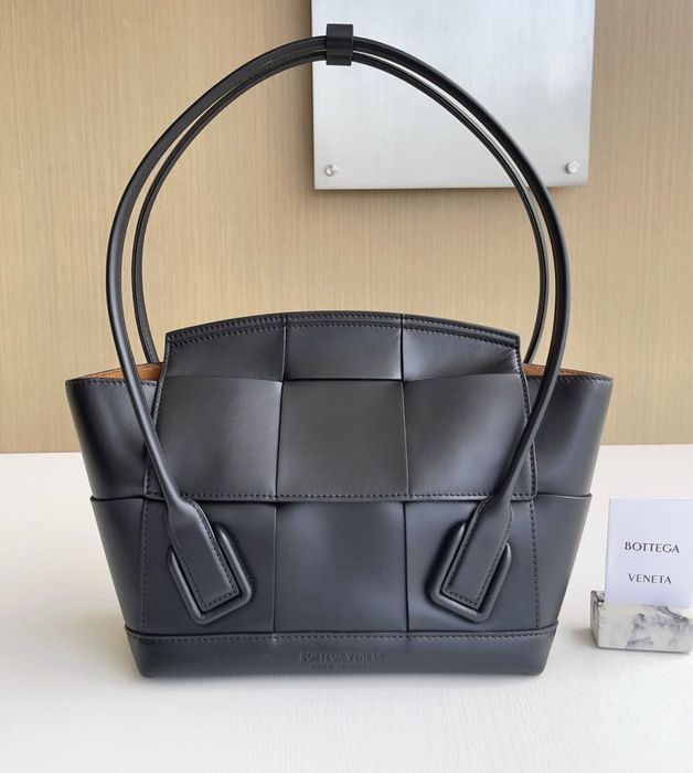 Geanta Bottega Veneta Arco