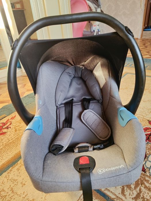 Детское автокресло до года