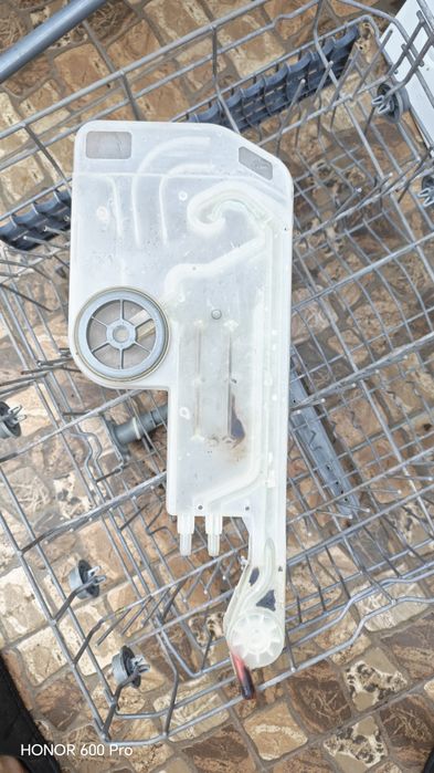 Mașină de spălat vase Arctic