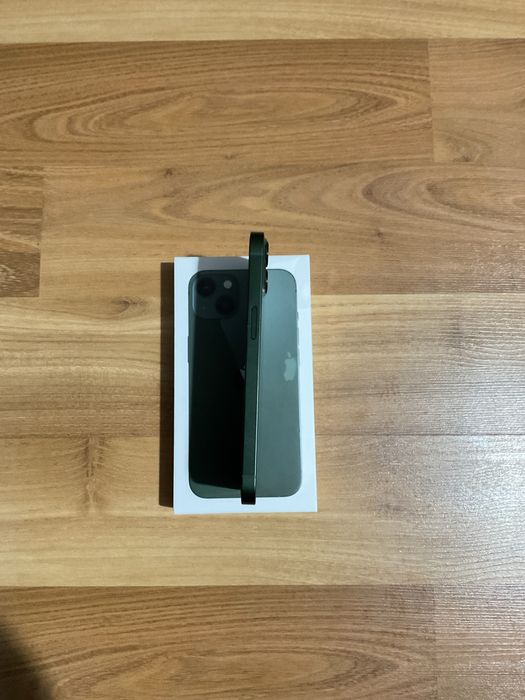 Vând iPhone 13 – 128 GB – stare perfectă