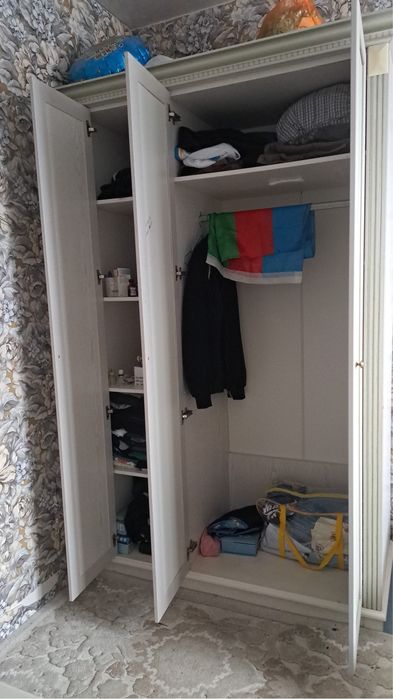 Спальный гарнитур продам