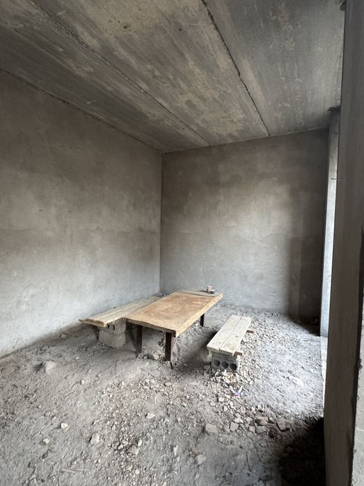 Uy hovli sotiladi. 7 xona, padvali bor. Uy ozimniki. продажа дома