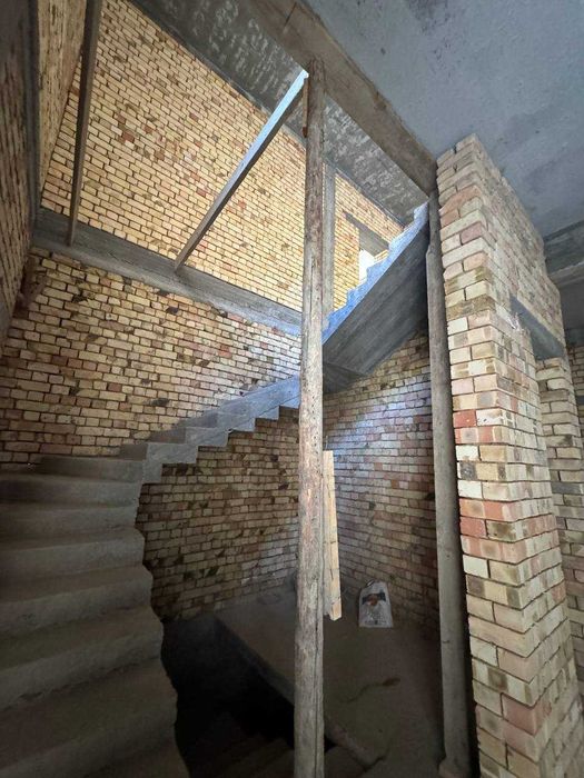 Продаётся просторный 2-этажный дом коробка | Ховли | Дом Uchastka