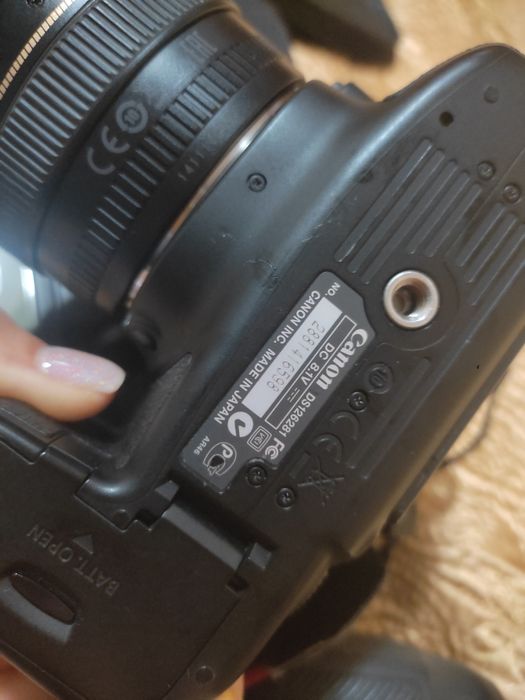 Зеркальный Кэнон 60d