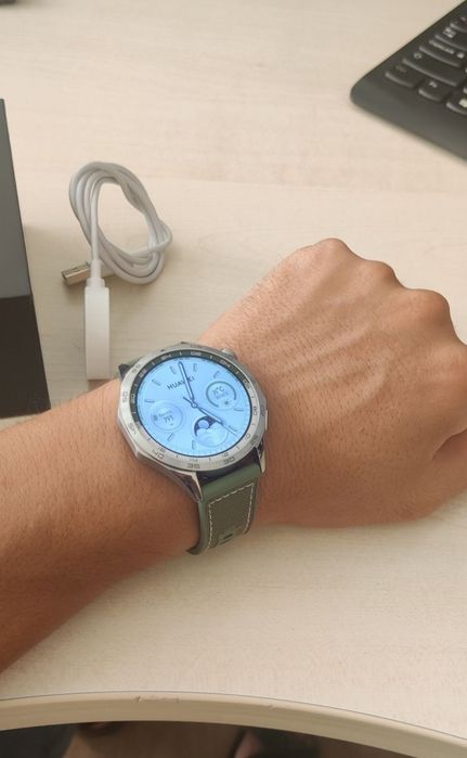 Продам смартчасы Huawei Watch GT4